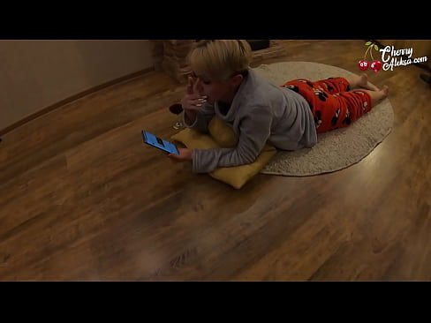 ❤️ Hullu blondiin imeb tohutut munni ja hüppab selle peal - anaalseksiga ❤❌ Super porno at et.com-porn-kai.ru ❌️